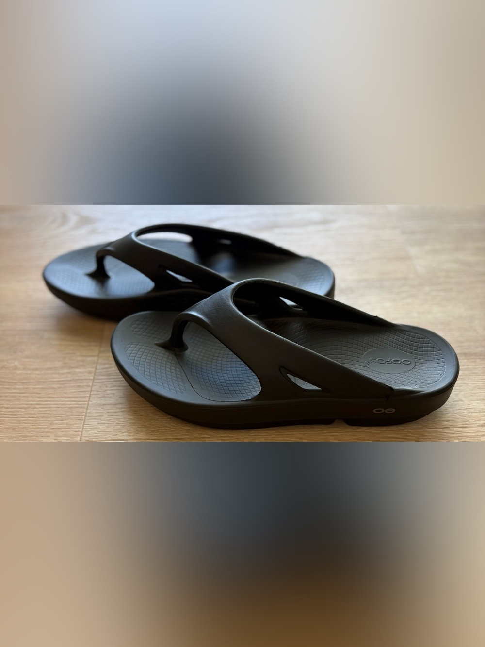 OOFOS Men's Black Thong Recovery Sandals